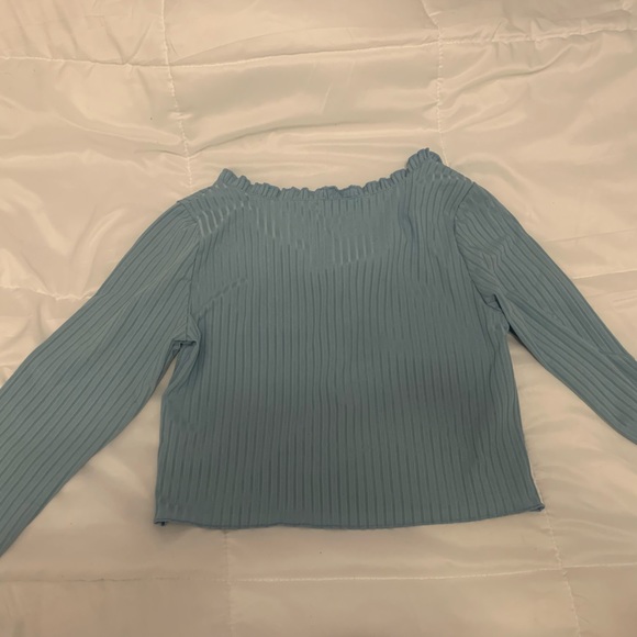 Romwe Button up lightly cropped shirt in blue - Picture 2 of 3